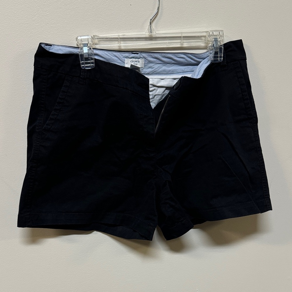 Crown & Ivy Women's Black Flat Front Shorts